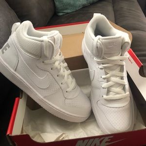 Nike shoes 7y boy fits 8 ladies